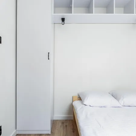 Lasy Chylonskie Blue Apartment *